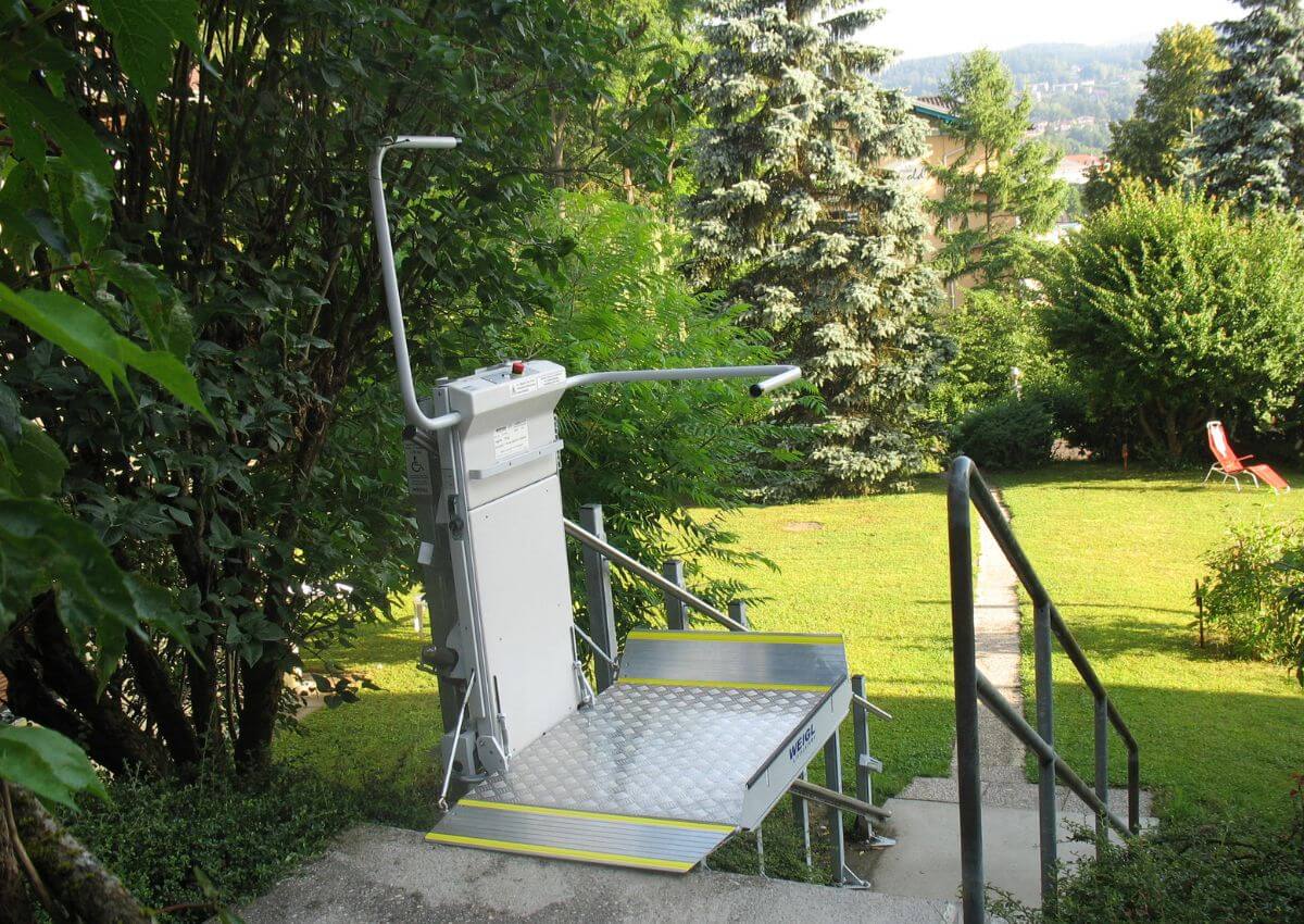 Detla Platform Wheelchair Stair Lift 5