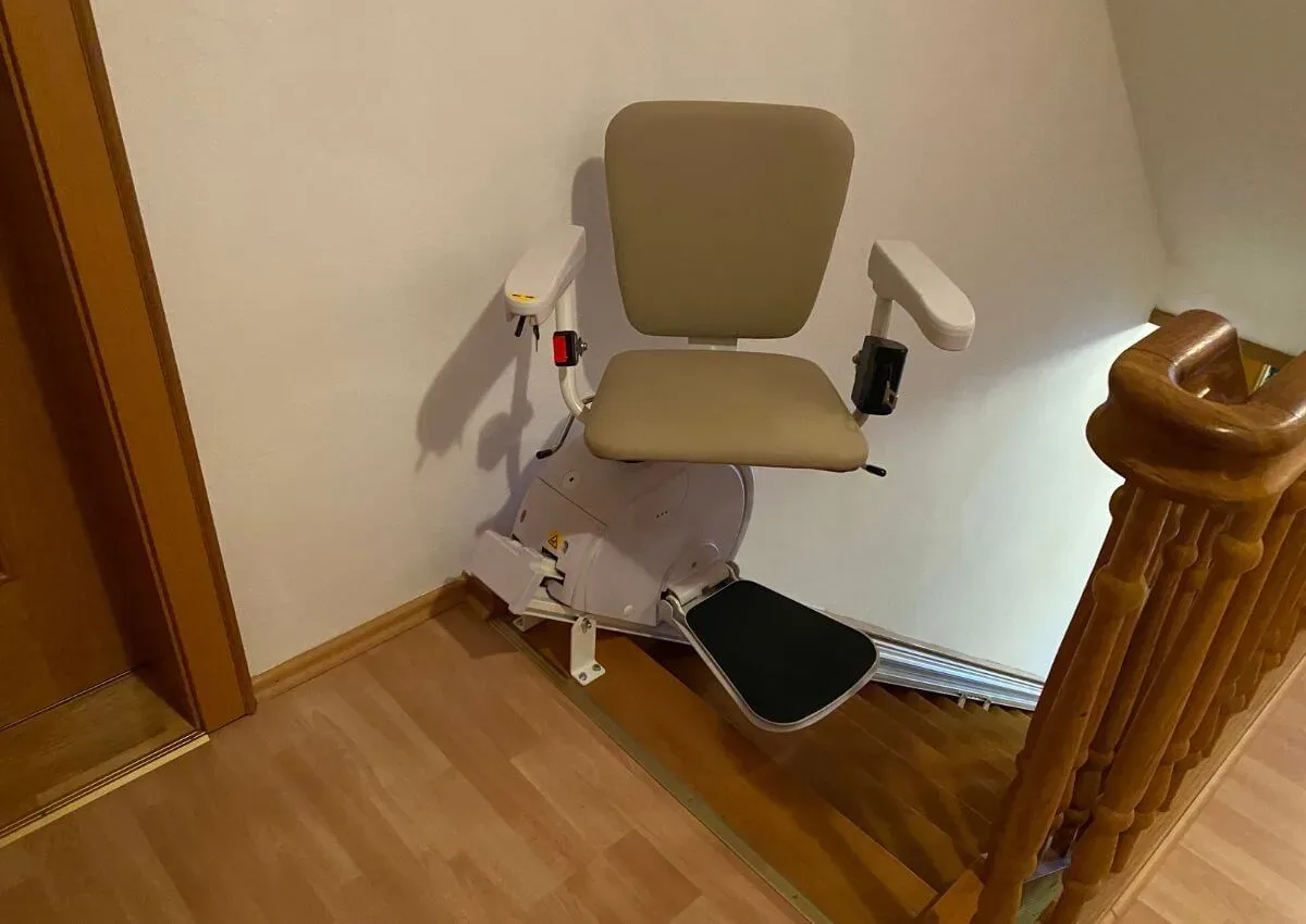 Essential-Straight-Indoor-Stairlift